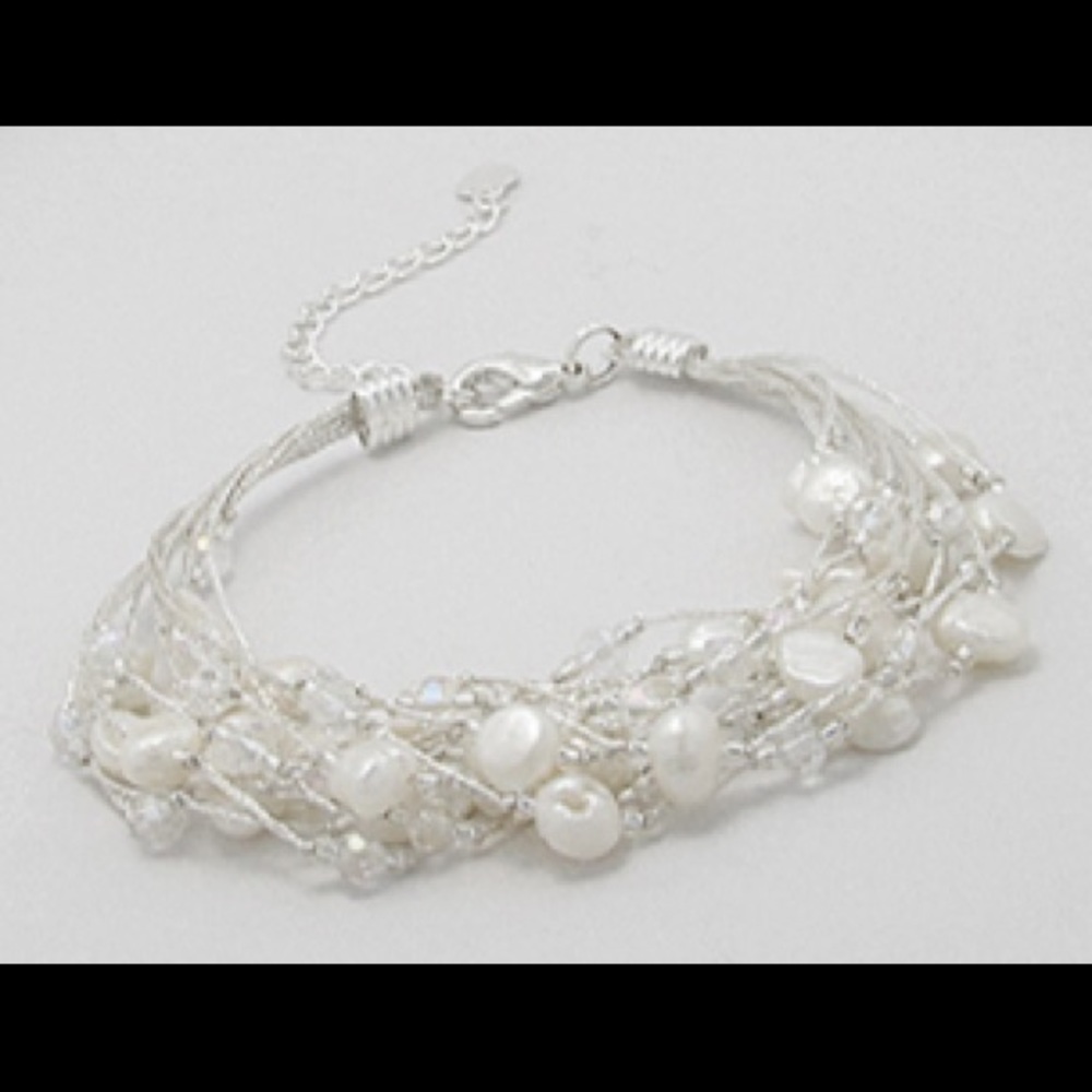 New- Freshwater pearl and crystal bracelet~